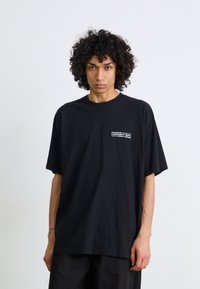 Carhartt WIP STAMP - Apdrukāts T-krekls - black/white