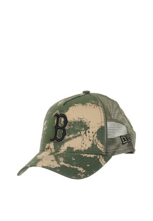 Green and beige camouflage baseball cap with black "B" emblem on front and mesh back panels with New Era logo.