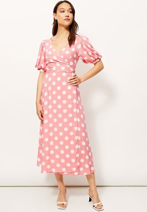 CRUZADO LARGO DE LUNARES - Vestido informal - rosa