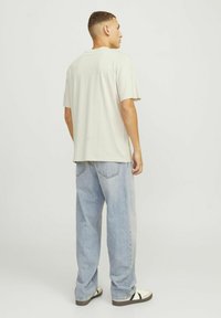 Jack & Jones X-MAS RUNDHALS  - T-shirts print - moonbeam