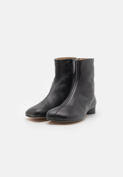 MM6 Maison Margiela BOOT - Stövletter - black