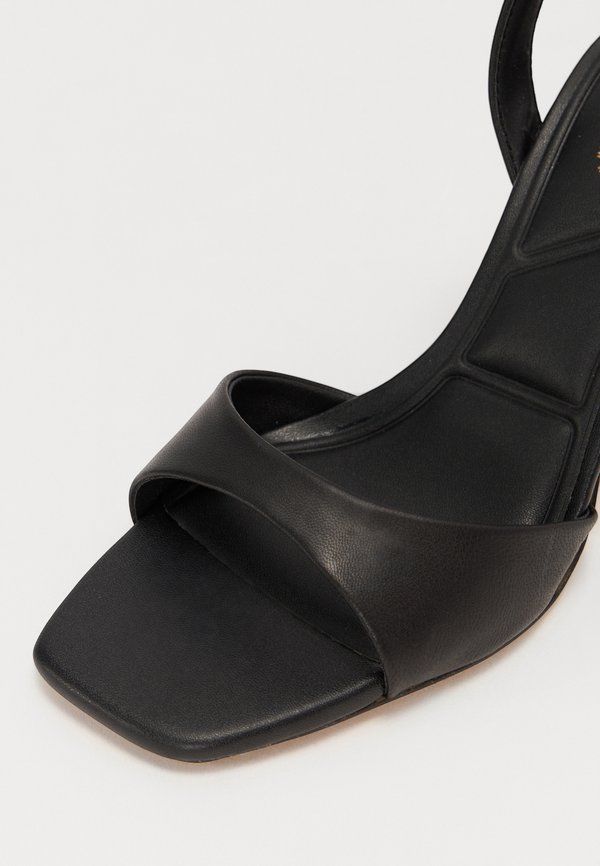 SAKE - Ankle cuff sandals2