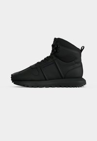 Επιλέχθηκε, black