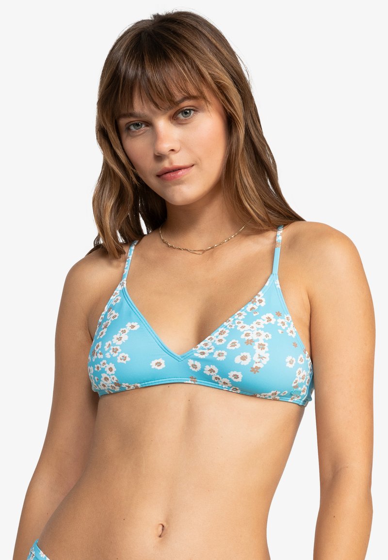 Modrý kvetinový bikiny top s trojuholníkovým dizajnom, tenkými ramienkami, jemným vypchávkami a hladkým povrchom s bielymi a hnedými kvetinovými vzormi.