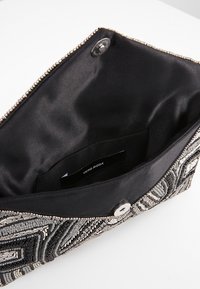 Vero Moda Kuvertväska - black