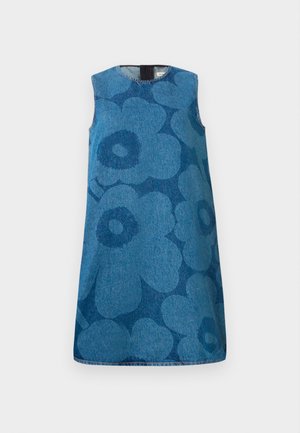 Abito in denim senza maniche con un motivo floreale in diverse sfumature di blu. Presenta un collo a giro e una linea dritta.
