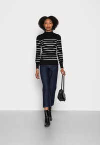 Marks & Spencer CORESPUN FUNNEL - Camisola - black mix