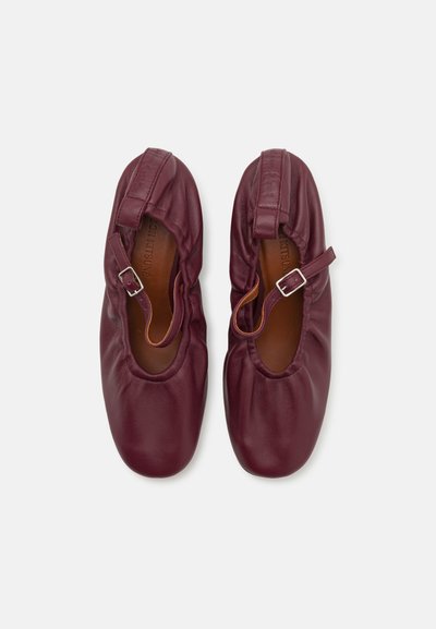 Maison Kitsuné Klassikalised kontsakingad - redstar