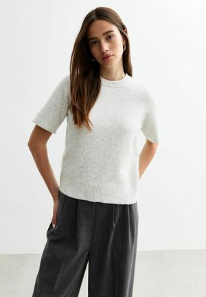 SOFT SHORT SLEEVE - Stickad tröja - pale grey