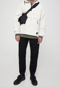 PULL&BEAR Kalhoty - metallic black