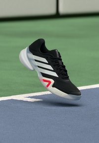 Niet geselecteerd, core black/metallic/lucid red