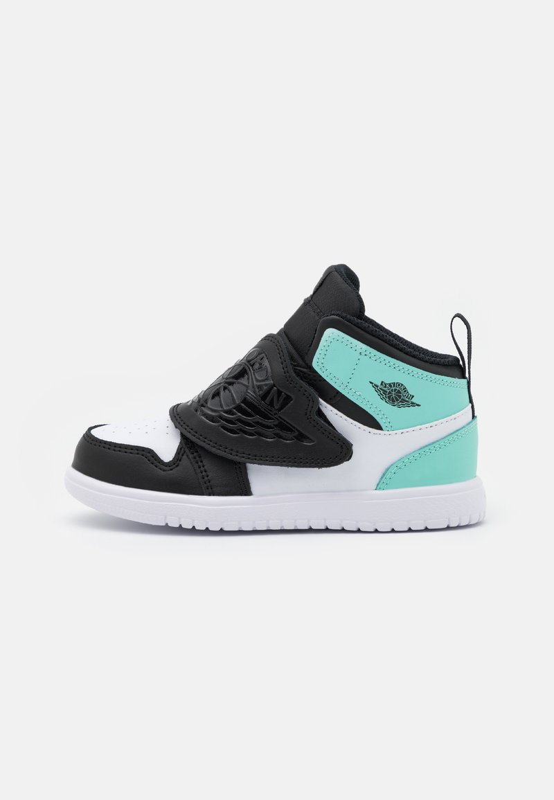 Jordan SKY JORDAN 1 - Tenisice - black/tropical twist/white