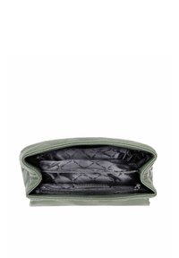 Zielona pikowana kopertówka z gładkim wykończeniem, posiadająca satynowe wnętrze oraz liczne przegrody do organizacji.