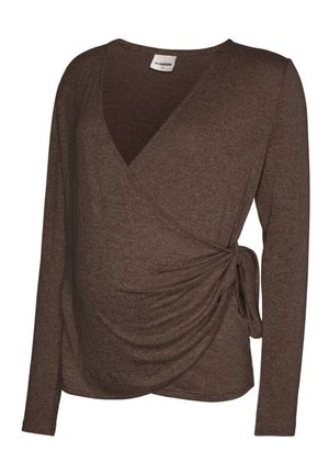 Top marrón de manga larga con cierre cruzado y detalle de lazo lateral, con cuello en V, confeccionado con tejido suave y texturizado.