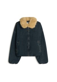 Denim jakna s bež umetnim krznom, z zadrgo spredaj, dvema stranskima žepoma in obsežnimi rokavi v temno modrem pranju.