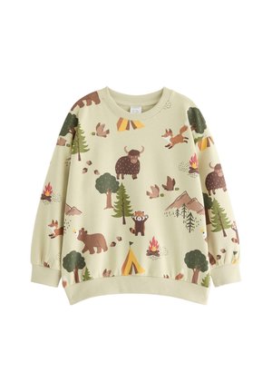 Børns beige sweatshirt med lange ærmer med illustrationer af skovdyr, træer, telte og lejrbål i et legende udendørs tema.