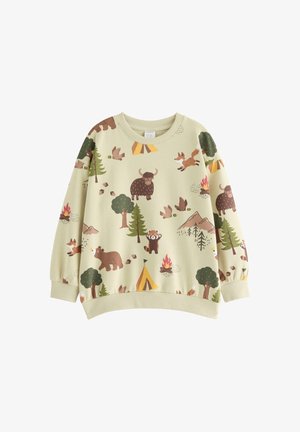 Børns beige sweatshirt med lange ærmer med illustrationer af skovdyr, træer, telte og lejrbål i et legende udendørs tema.
