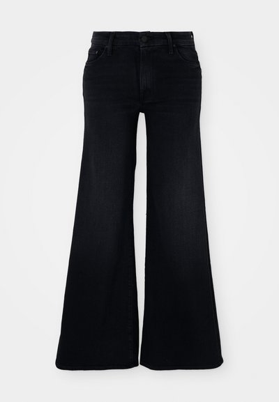 Plašas melnas džinsi, izgatavoti no denima, ar augstu jostasvietu, pogu aizdari un platām kājām ar tīru apdari pie apakšmalas.