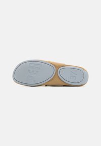 Camper RIGHT NINA - Bailarinas con hebilla - medium beige