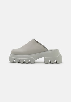 Muiltjes met hak - grey