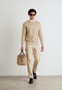 GANT TONAL SHIELD C NECK - Felpa - concrete beige