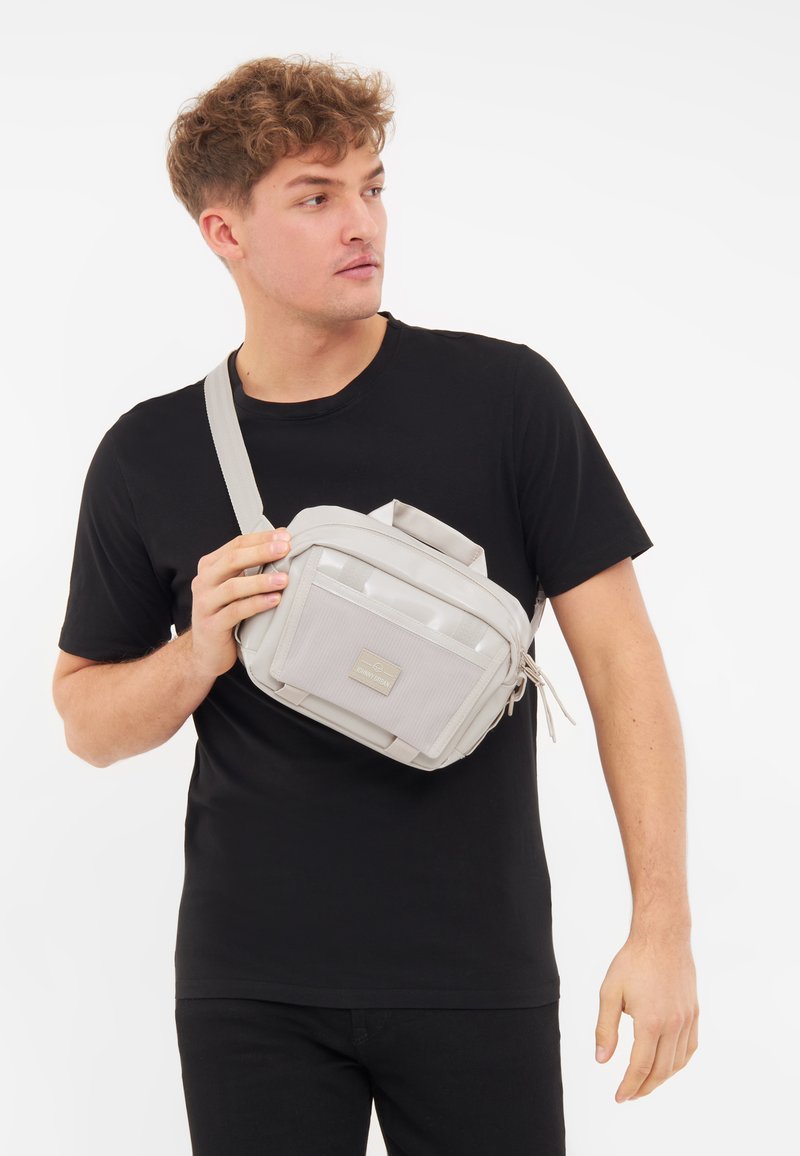 Johnny Urban NELSON - Bältesväska - sand