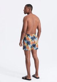 Ombre Badeshorts - palm trees