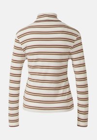 Przylegający top z długim rękawem w kremowym kolorze z ukośnymi brązowymi, różowymi i beżowymi paskami. Posiada wysoki kołnierz i miękką, teksturowaną tkaninę.