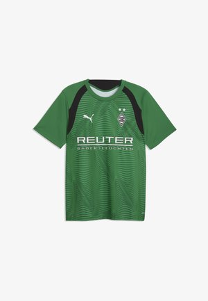 Zielony sportowy trykot z czarnymi akcentami, logo Puma, tekst sponsora Reuter oraz herb klubu Borussia Mönchengladbach z dwoma gwiazdkami.