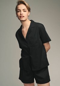 THE SET 2 PACK BUTTON THROUGH - REGULAR FIT - Pyžamová súprava - black white