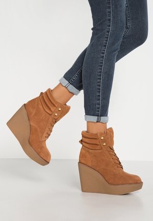 High Heel Stiefelette - brown