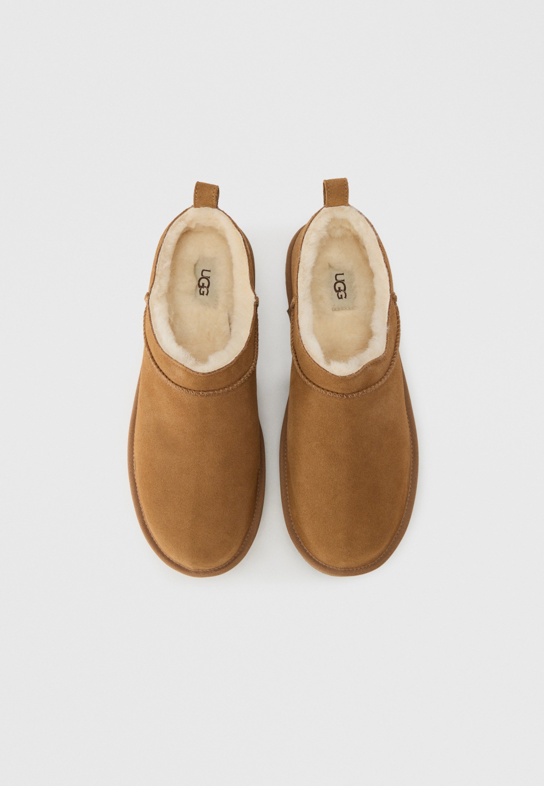 UGG イヤーマフ Chestnut UGG CLASSIC MICRO - Papuci de casă - chestnut/coniac - Zalando.ro
