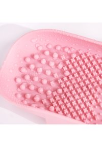 Thumbnail Image 7