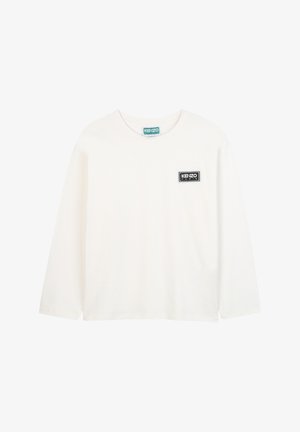 T-shirt bianca a maniche lunghe in cotone, con una toppa logo rettangolare bianco e nero sul petto, collo rotondo e vestibilità rilassata.