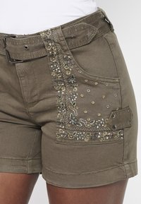 Koroshi Shorts vaqueros - kaki   khaki