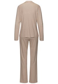 Set di pigiama leggero beige con motivo a rombi. Presenta maniche lunghe e pantaloni dritti. Tessuto morbido e confortevole.