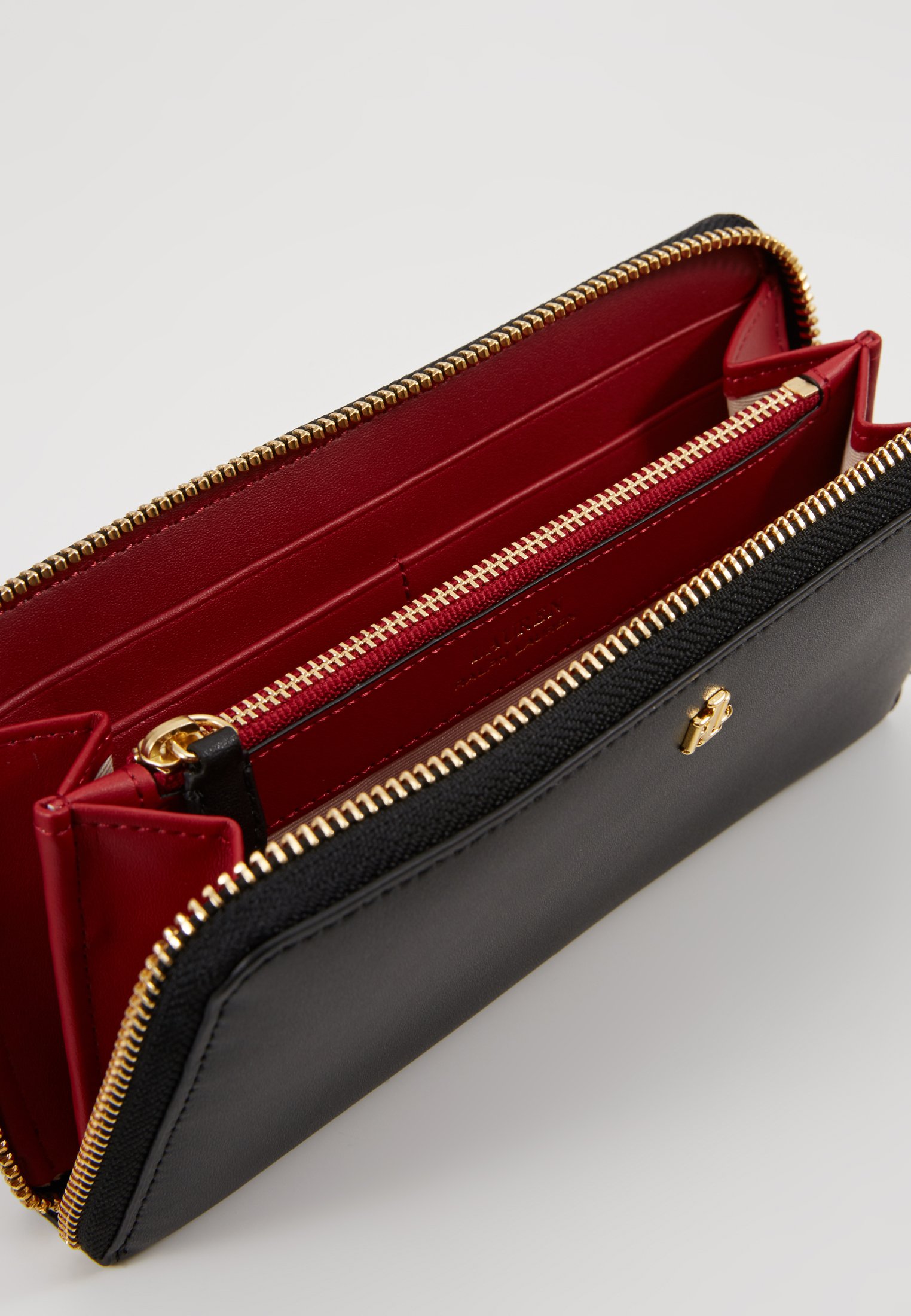 ralph lauren leather continental zip wallet