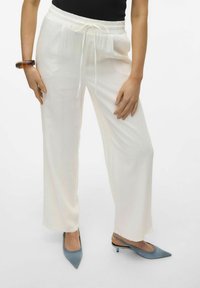 Vero Moda Donji dijelovi trenirke - snow white