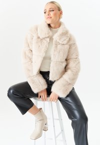 GINI LONDON Winter jacket - beige
