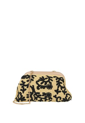 Clutch beige tejido con bordado floral negro, cadena dorada y detalle de cuero liso a lo largo del borde superior.