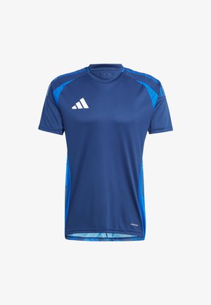 Marineblaues Sportshirt mit kurzen Ärmeln, das hellblaue Akzente und ein strukturiertes Muster an den Seiten aufweist, gefertigt aus atmungsaktivem Material.