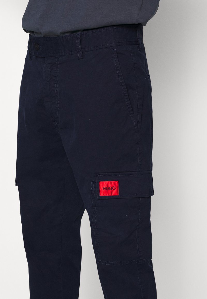 Herren Chinos | HUGO GLIAN Cargohose dark blue/dunkelblau - TP82573 Herren Chinos | HUGO GLIAN Cargohose dark blue/dunkelblau - TP82573