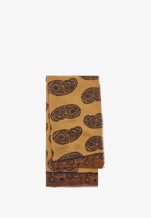 Brązowy szalik we wzór paisley, z musztardowym tłem, na którym znajdują się misternie wykonane ciemnobrązowe motywy oraz jednolita brązowa obwódka na dolnej krawędzi.