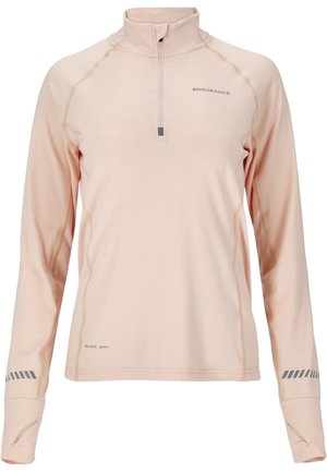 Helles rosa Langarmoberteil mit einem Viertelreißverschluss, aus schnelltrocknendem Material. Mit kontrastierenden Nähten und Daumenlöchern. Markenlogo auf der Vorderseite.