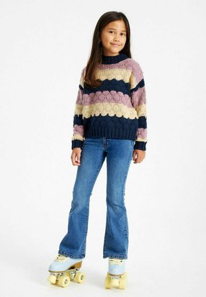 Platėjantys džinsai - dark blue denim