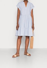 Esprit Vestido informal - off-white