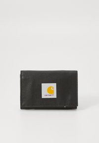 Portafoglio in tessuto nero con forma rettangolare, caratterizzato da una patch bianca con un logo giallo. Superficie testurizzata con bordi cuciti.