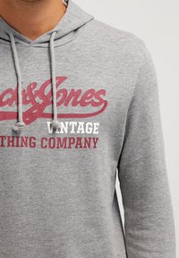 Jack & Jones Felpa con cappuccio - mottled light grey