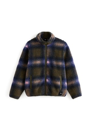 Fleecejacke mit durchgehendem Reißverschluss und hohem Kragen, dunkel kariertes Muster in Marine, Braun und Pink, mit Seitentaschen und einem Vans-Logo-Etikett am Saum.