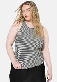 Sort-hvide stribede tanktop med rund halsudskæring og tætsiddende design. Blødt, strækbart stof; racerback-stil.